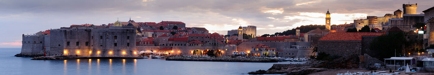 Dubrovnik in der Abenddämmerung © iStock.com / Ogphoto